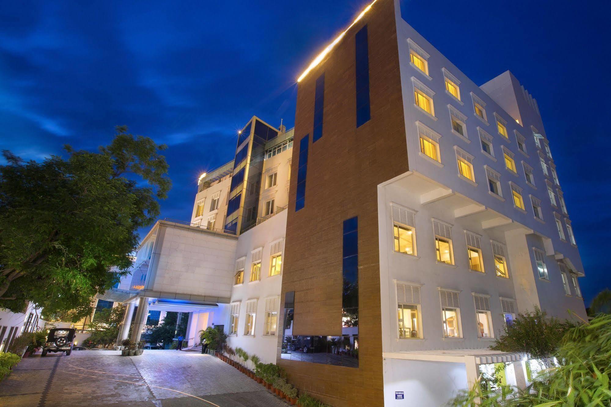 Hotel Atithi Puducherry Exterior foto